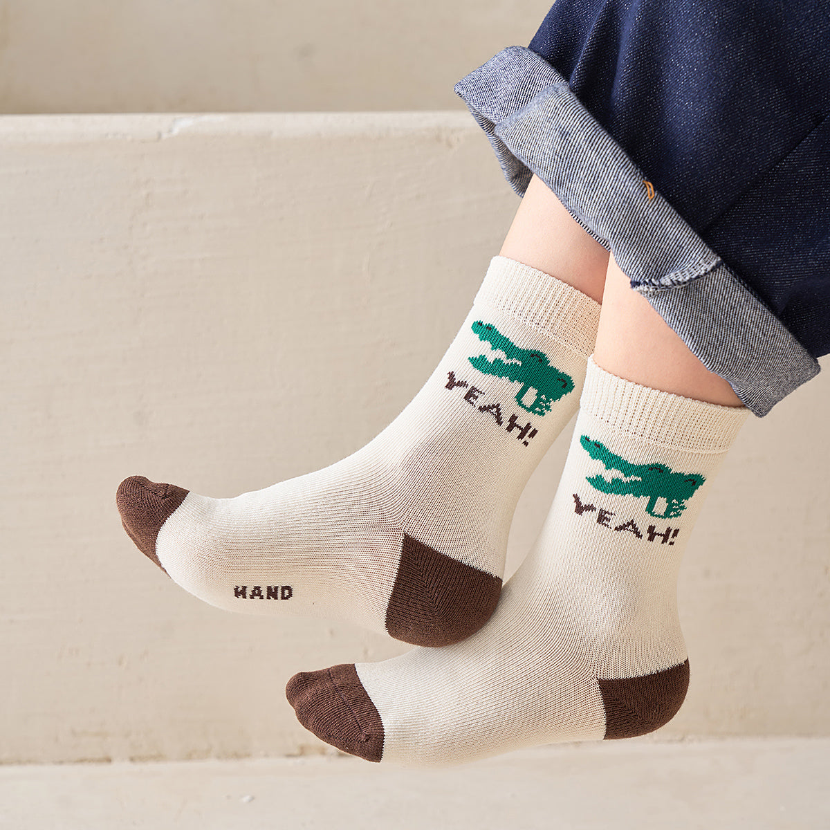 (JK-3) 5 Pairs Cotton Crew Socks – Brown & Green Street Graphic Pack