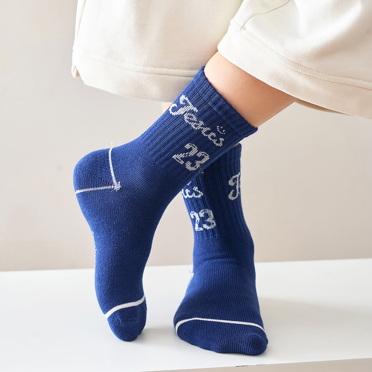(JK-2) 5 Pairs Cotton Crew Socks – Navy & White Graphic Mix