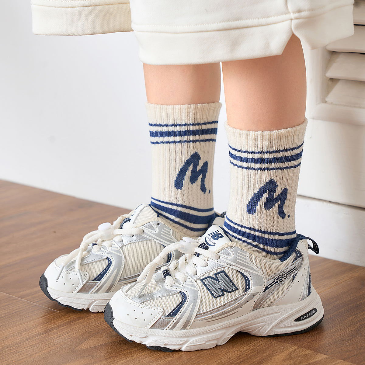 (JK-5) 5 Pairs Navy & White Cotton Crew Socks – Sporty Graphic Collection